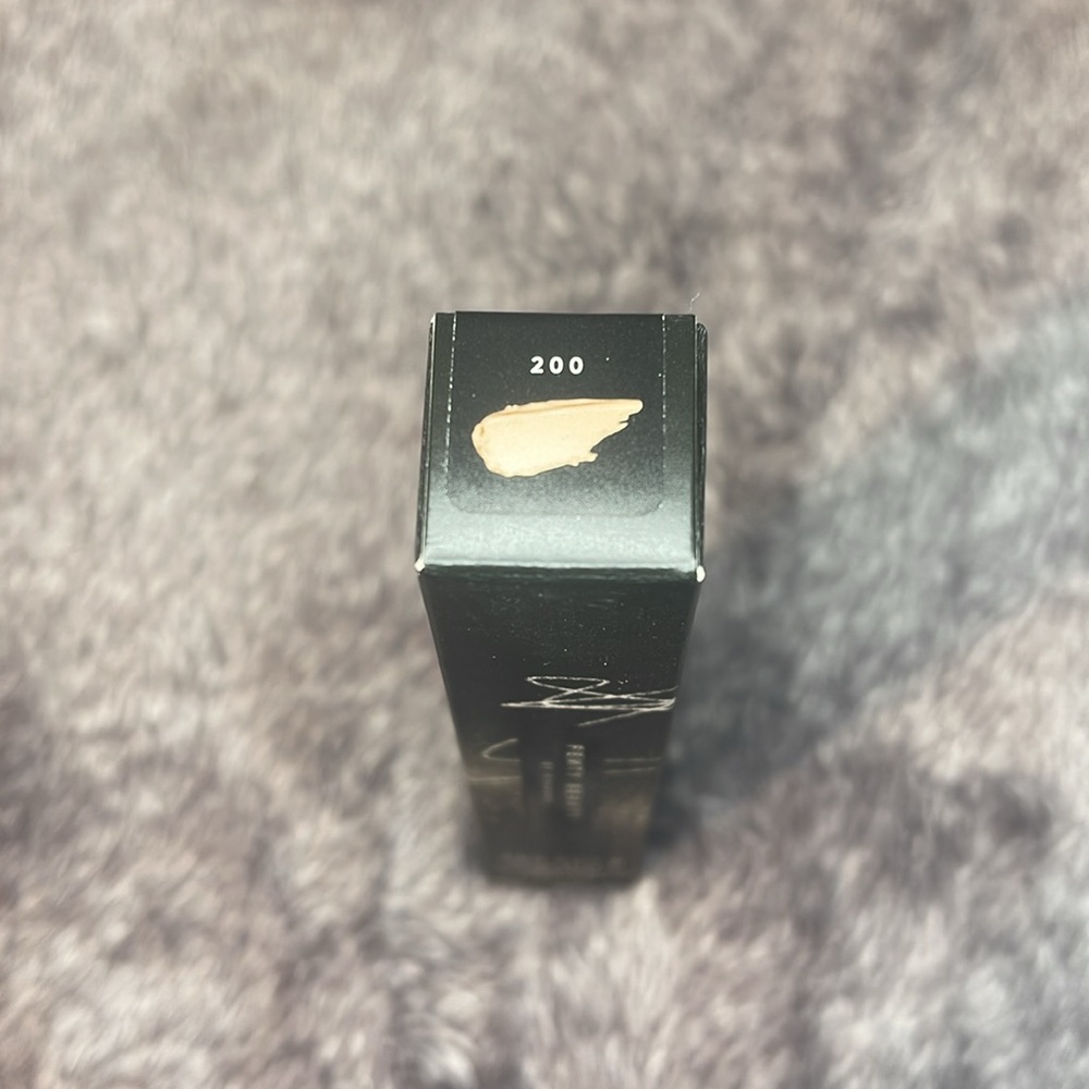 FENTY 200 PRO FILT'R INSTANT RETOUCH CONCEALER - Picture 6 of 7